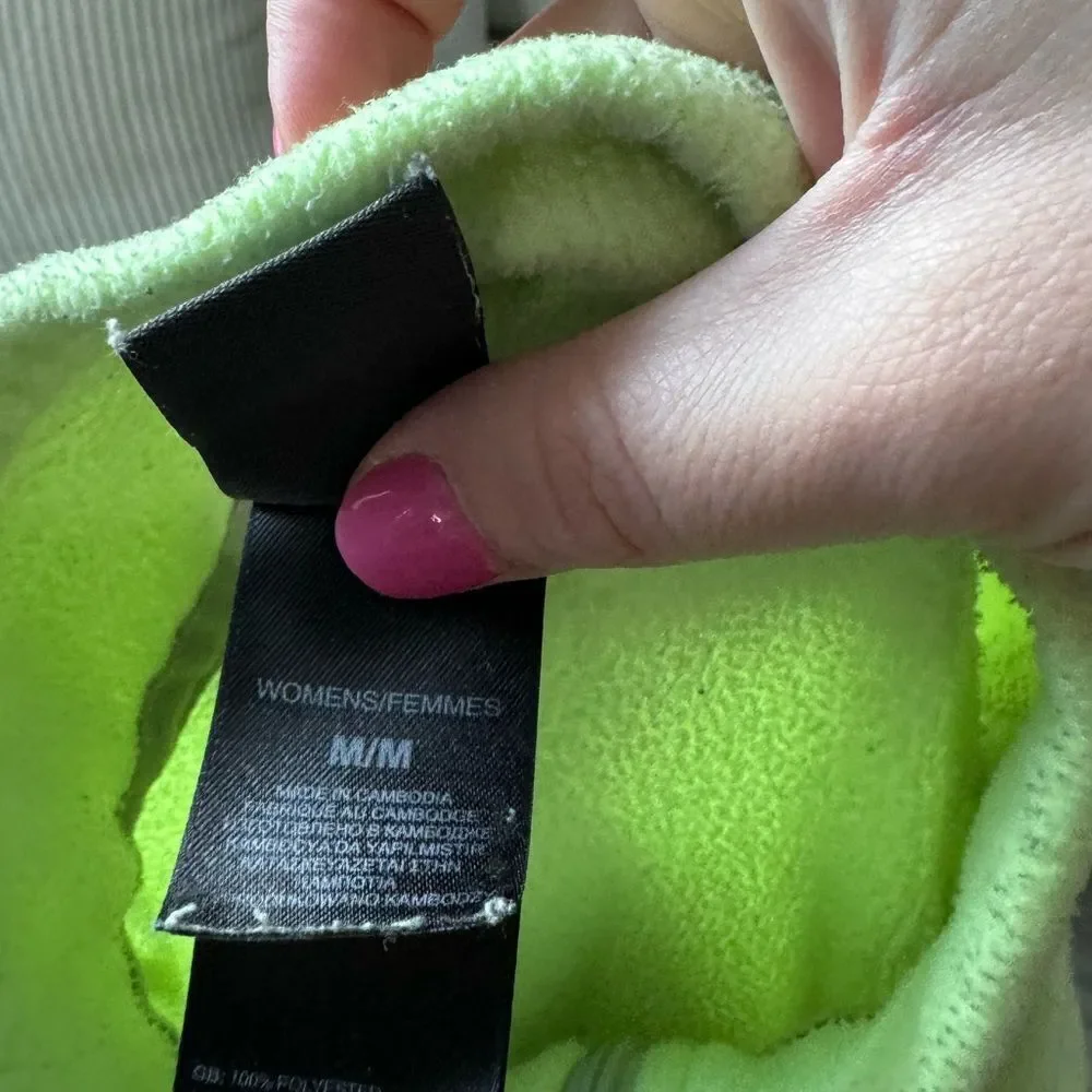 GIRLS NORTH FACE 1/4 ZIP SIZE MEDIUM